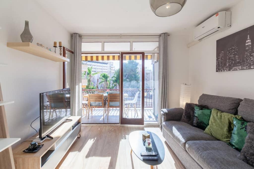 Tania Hind Maya Apartment Salou